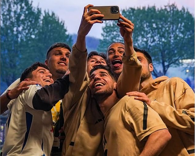 The Leeds players joined the fans outside Elland Road to celebrate the success on Monday