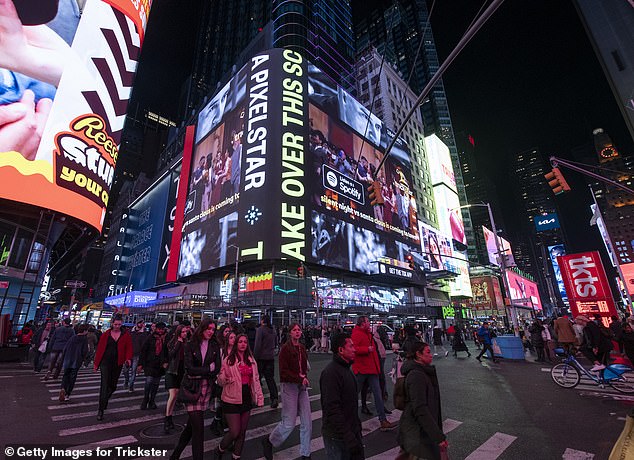 Up to around 300,000 people pass through Times Square in Manhattan every single day