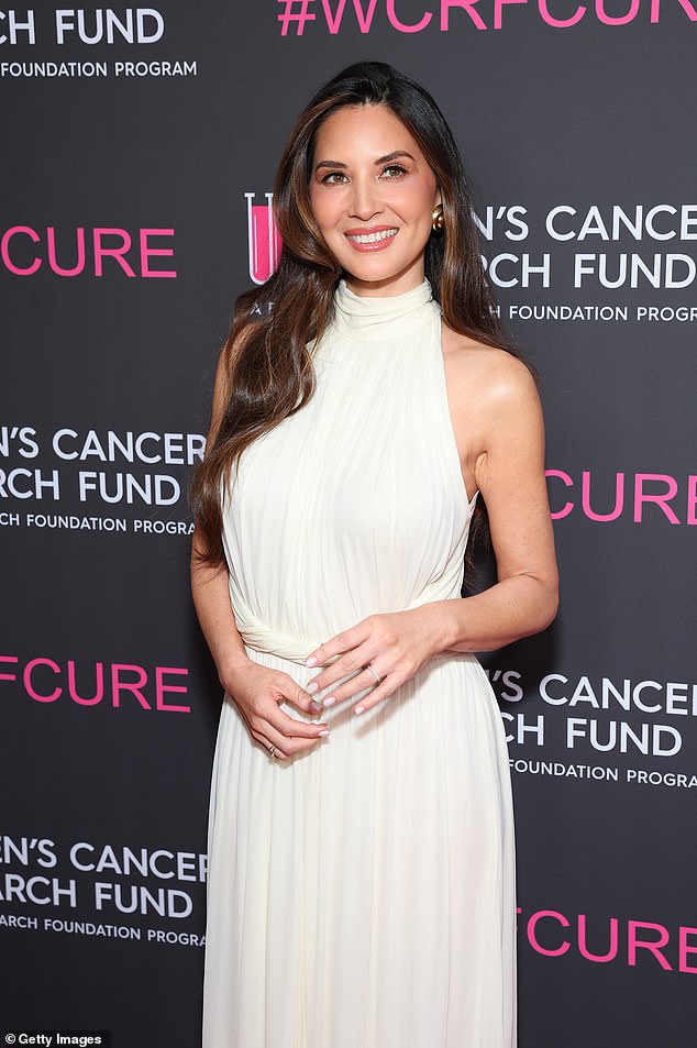 The Your Friends and Neighbors actress was the recipient of the evening's Courage Award, after she went public with her breast cancer diagnosis in April 2023