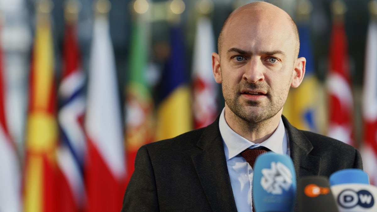 France-Algeria Diplomatic Tensions Rise After Expulsion of French Officials and Arrest of Algerian Consular Agent – Firstpost