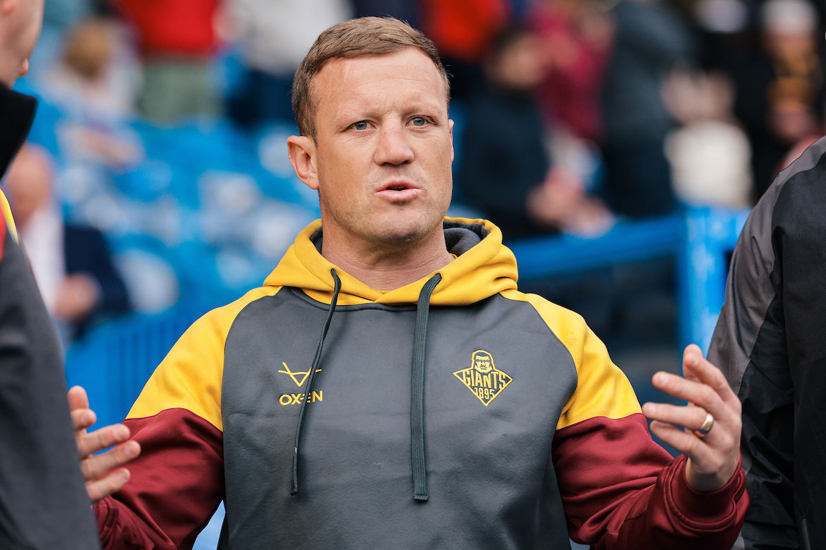 Huddersfield Giants boss Luke Robinson on the sidelines