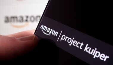 Jeff Bezos Space Internet Ambitions Falter As Amazon's Project Kuiper Struggles To Increase Satellite Production Amid Launch Delays - Amazon.com (NASDAQ:AMZN), Boeing (NYSE:BA)