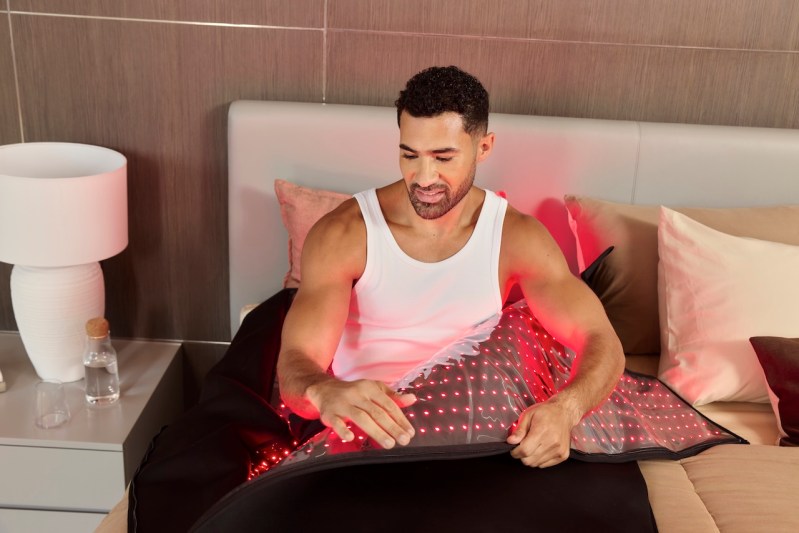 Red light therapy blanket