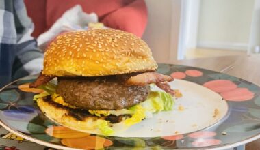 Does Dean Banks and Kalani's £39.95 burger box deliver?