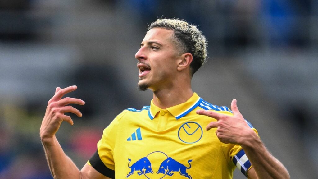 Ethan Ampadu playing for Leeds