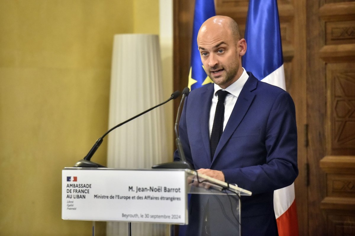 France weighs options after Algeria expels 12 French embassy staff in Algiers