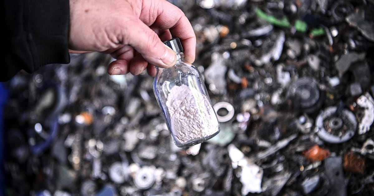 Ukraine and US ink memorandum on rare earths – POLITICO
