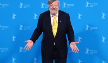 Stephen Fry Joins British Sports Comedy Drama 'Touche'