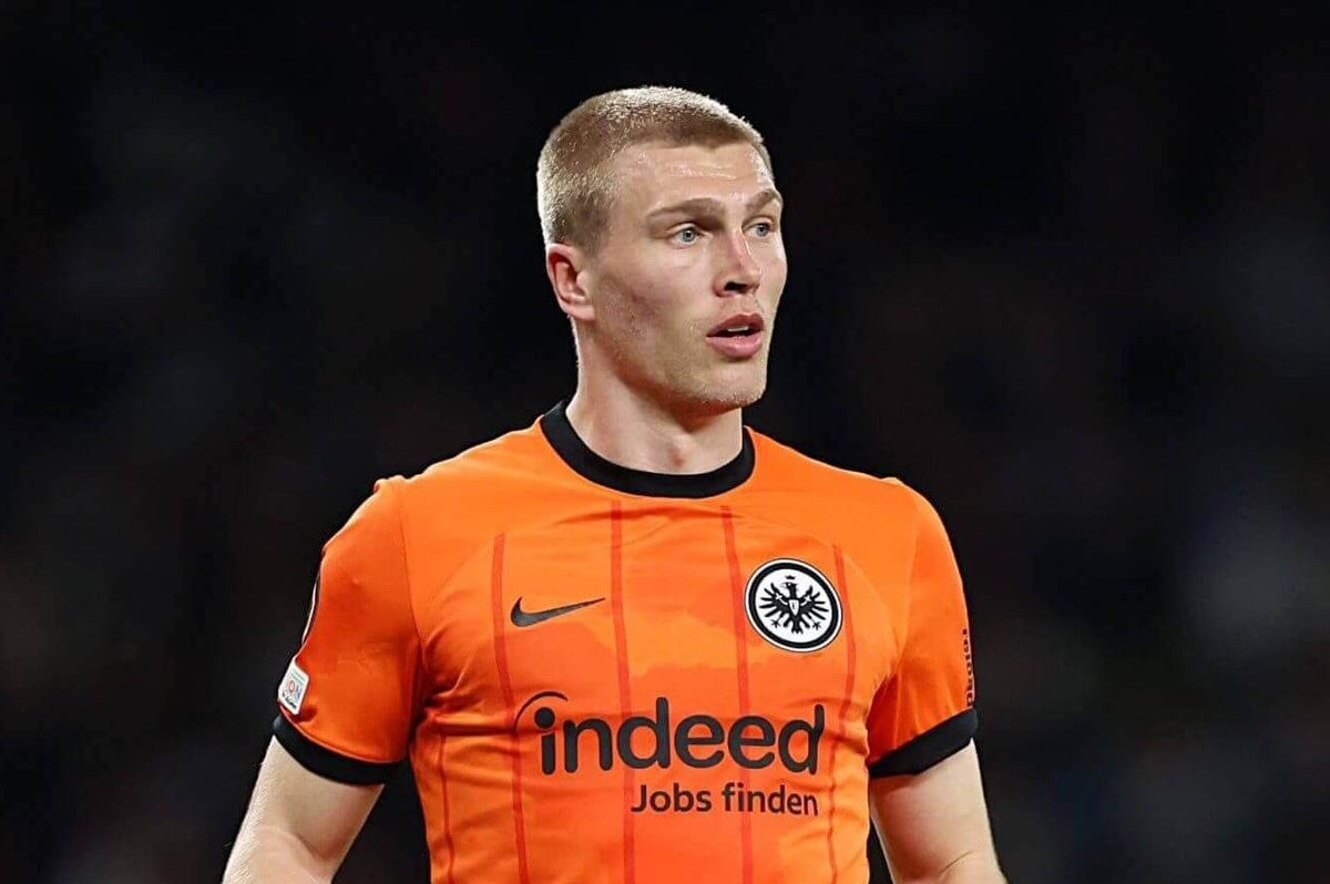 Leeds’ Rasmus Kristensen to complete permanent Eintracht Frankfurt transfer