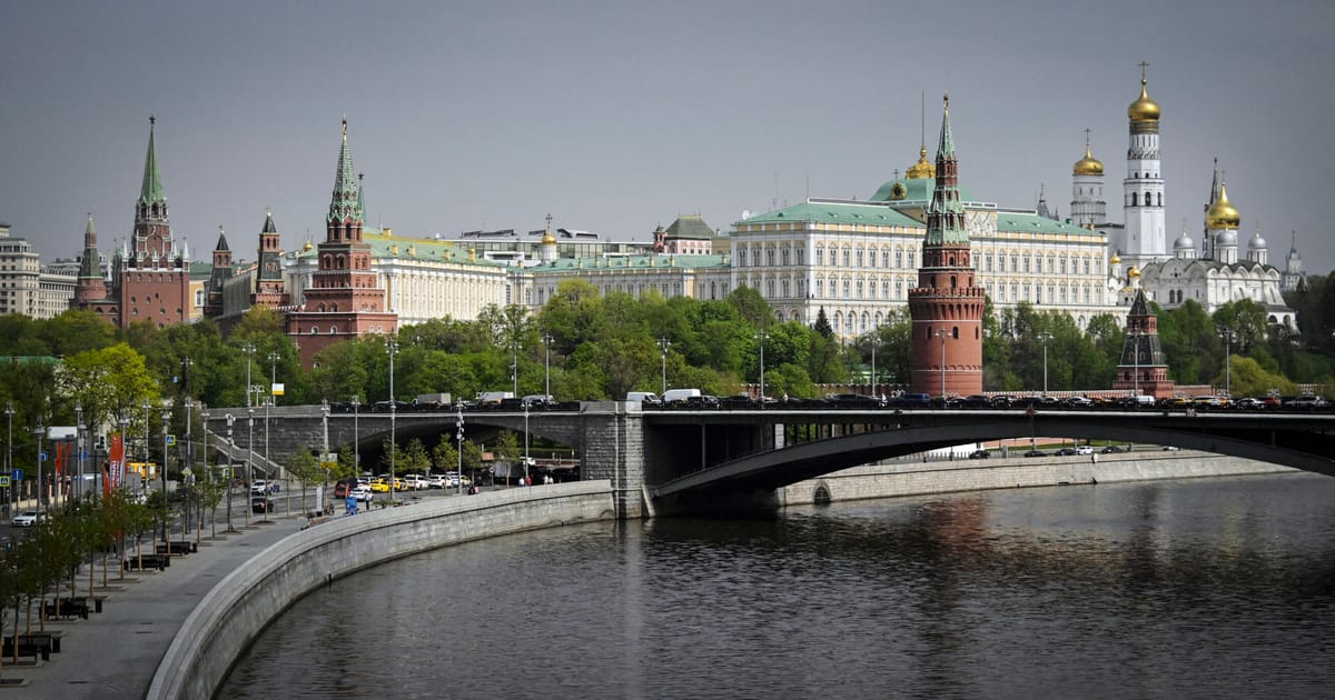 Moscow blocks 21 UK politicians from entering Russia – POLITICO