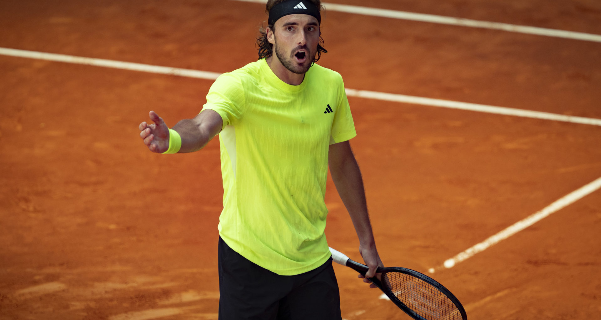 Stefanos Tsitsipas slams the Madrid Open courts despite his win over Jan-Lennard Struff, 'I've never felt anything like that'