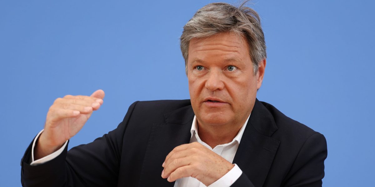 German economy gets yet another downgrade as government projects zero growth this year - Fortune