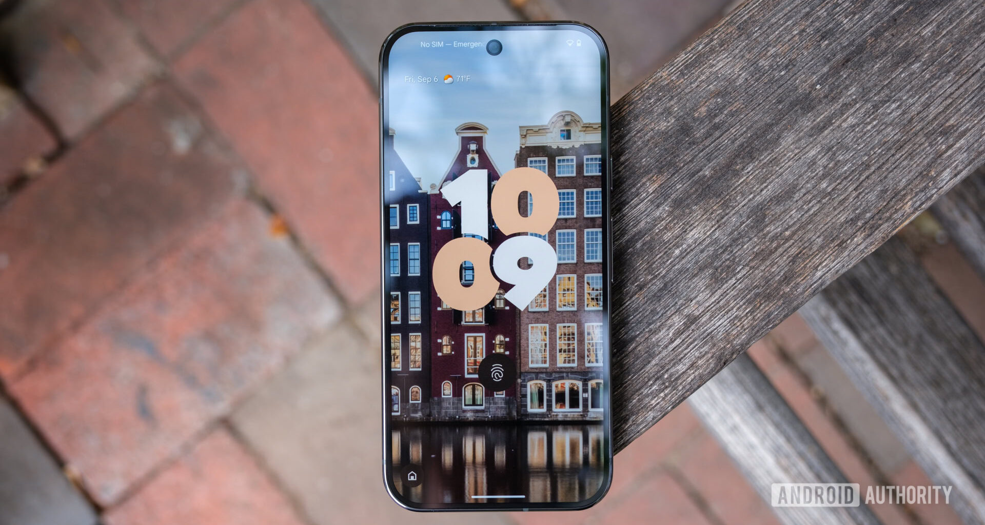 Google Pixel 9 Pro lock screen
