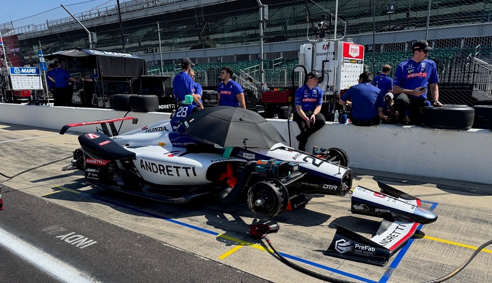 Internet outage pre-empts first Indy Open Test session