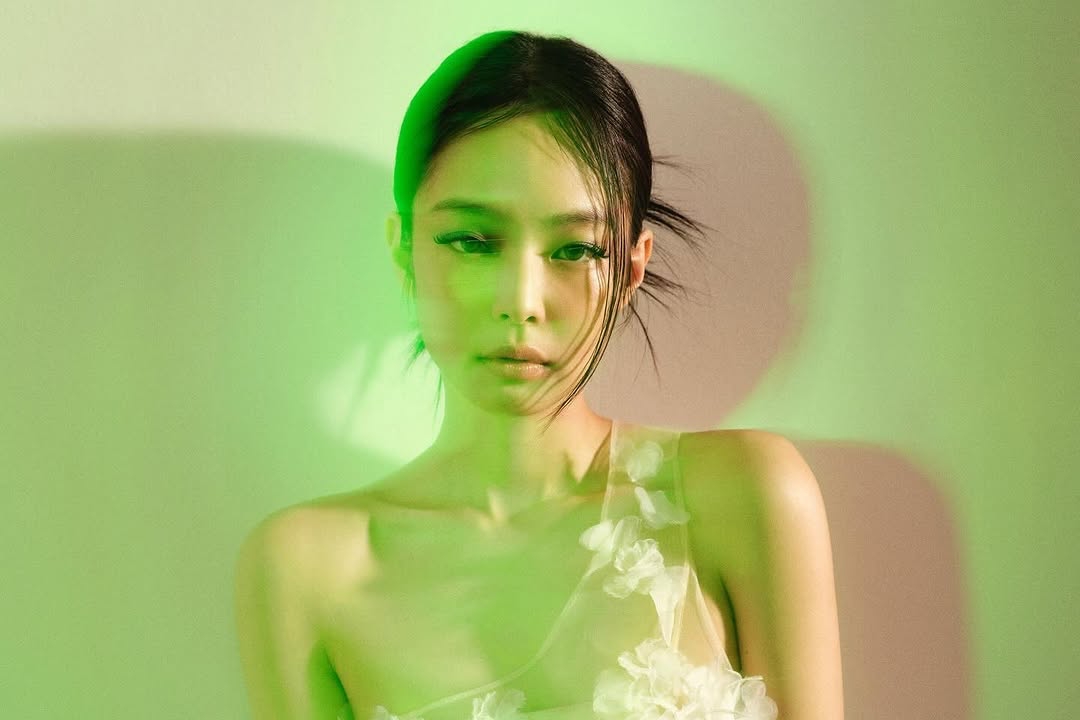 BLACKPINK's Jennie Sets New Record On Billboard Hot 100 With "like JENNIE"