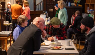 First Minister pays a visit to a Warm Welcome Space