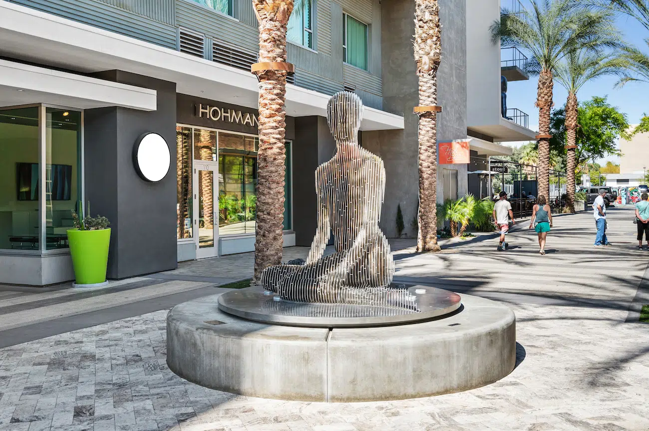 Sculptures by Julian Voss-Andreae are currently being showcased at Hohmann Fine Art in California.