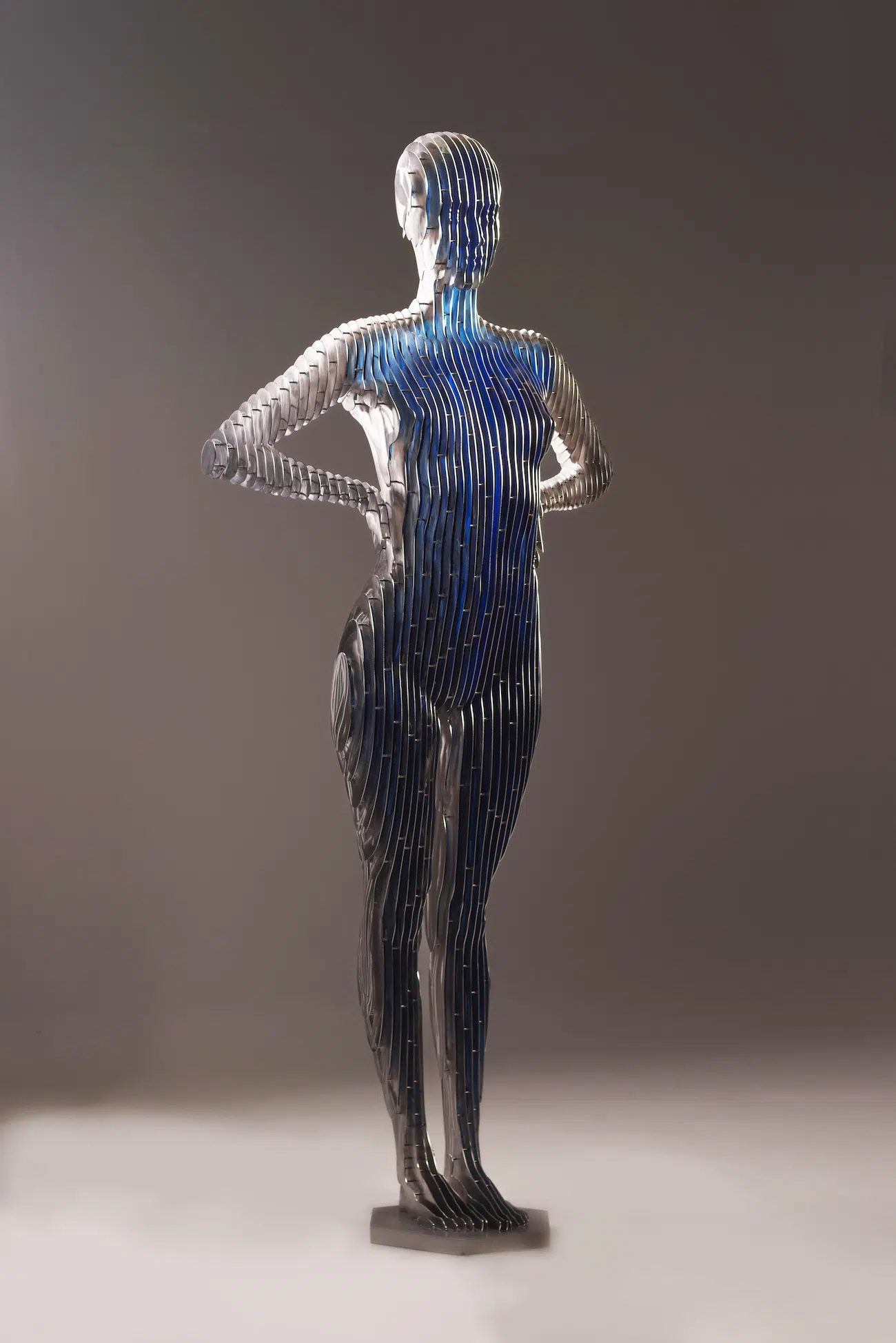 Sculptures by Julian Voss-Andreae are currently being showcased at Hohmann Fine Art in California.