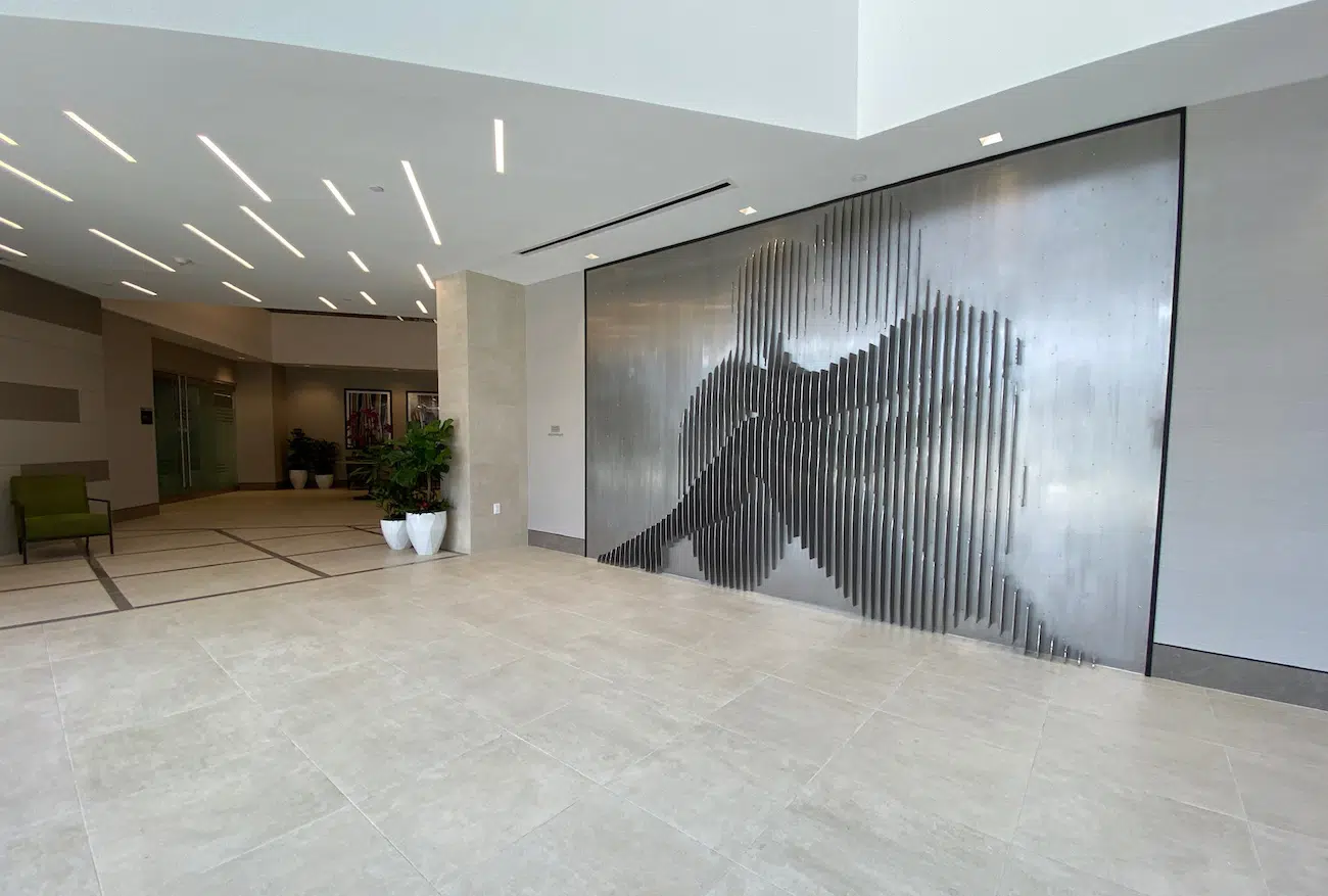 Sculptures by Julian Voss-Andreae are currently being showcased at Hohmann Fine Art in California.