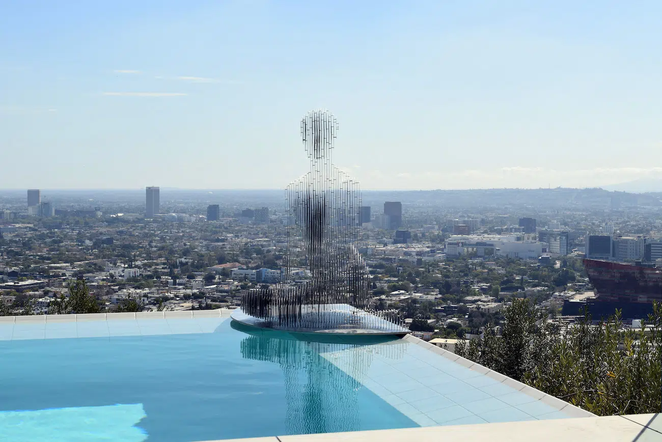 Sculptures by Julian Voss-Andreae are currently being showcased at Hohmann Fine Art in California.