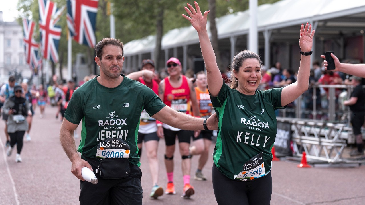 Kelly Brook Jeremy Parisi London Marathon 2025