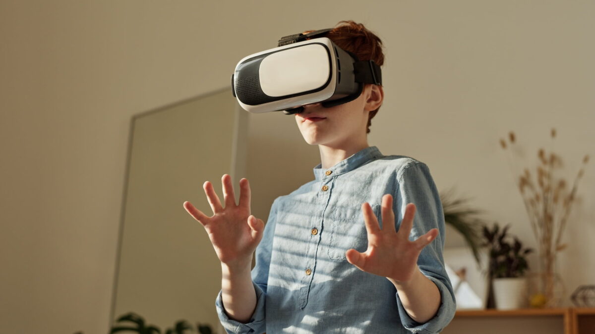 No motion sickness: Kids handle VR better than adults, new study finds