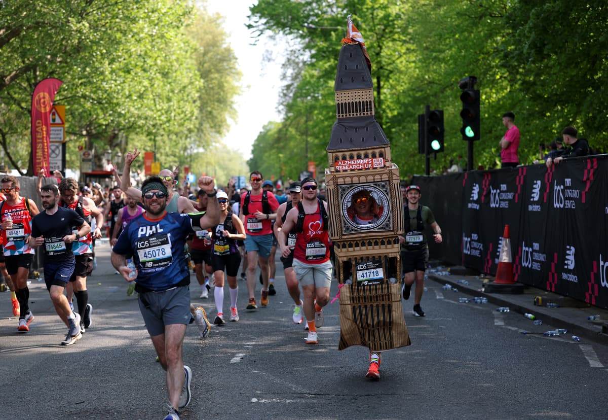 London Marathon 2025: 56,000 runners take part in 26.2-mile race as record crowds turn out in sweltering heat - London Evening Standard