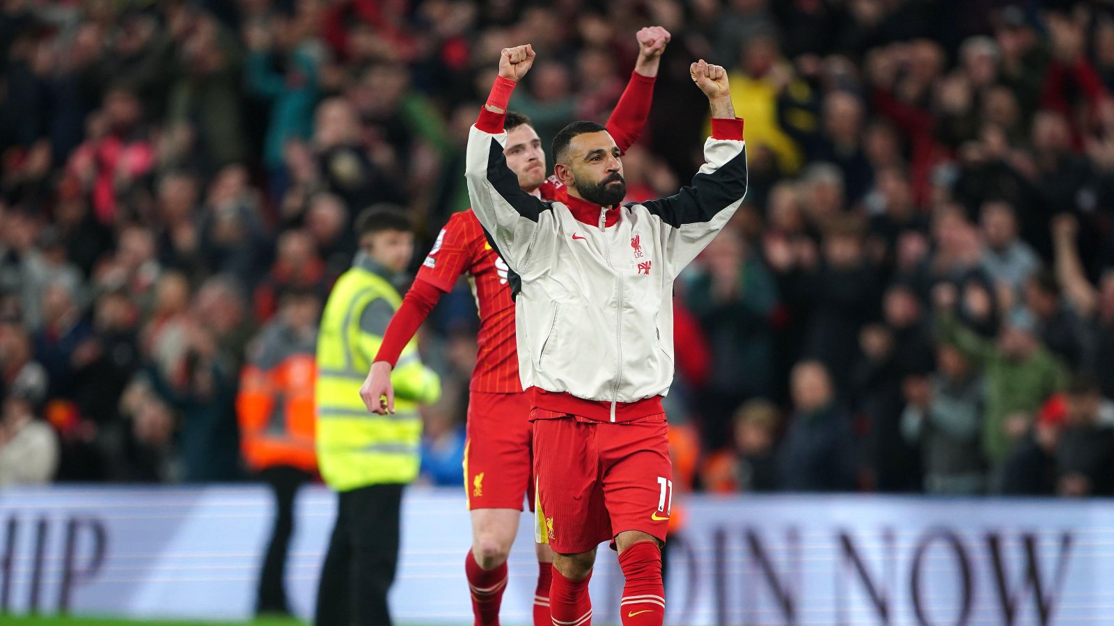 Huge twist with Mohamed Salah now 'very close to signing two-year contract' at Anfield