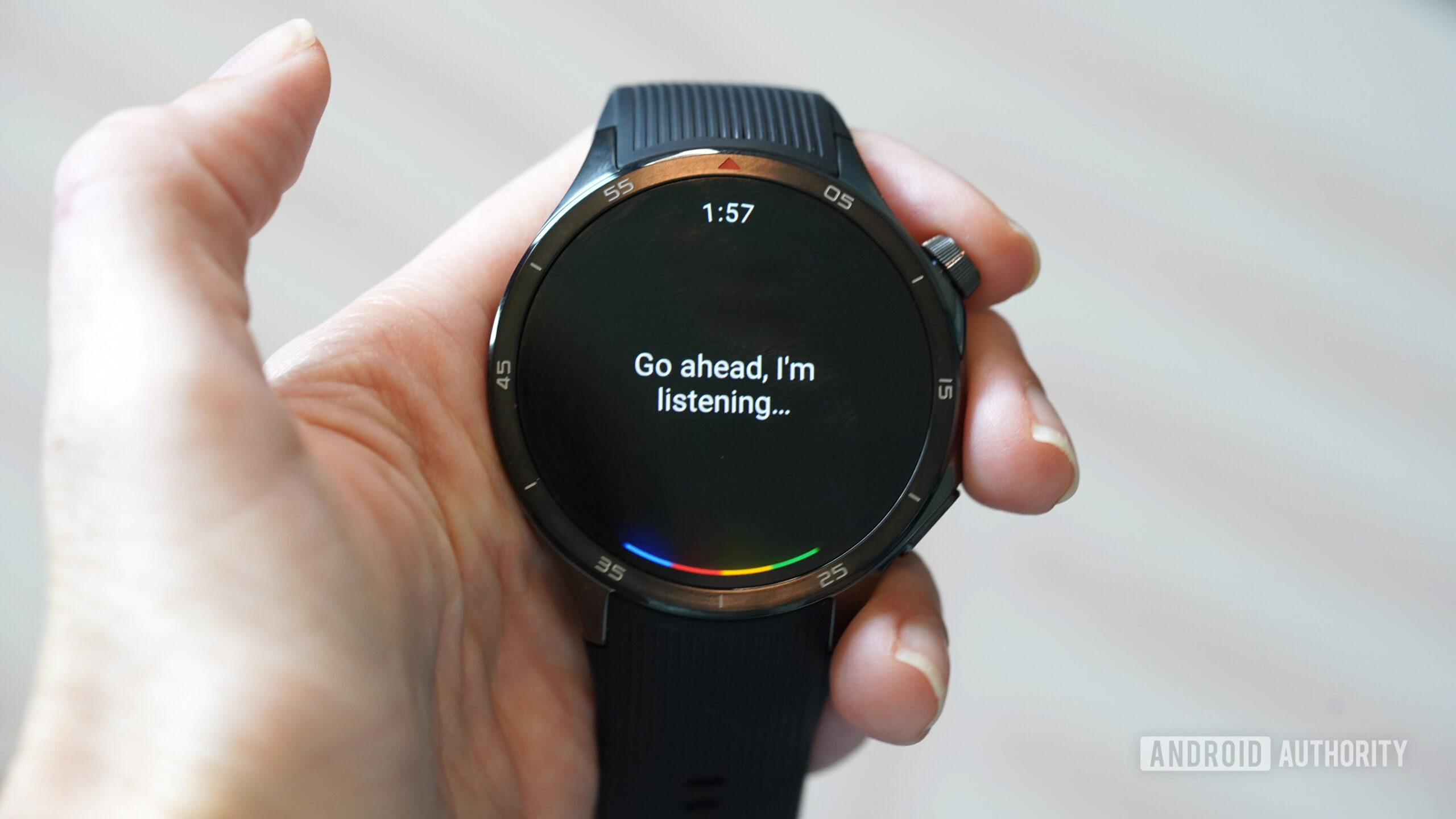 A OnePlus Watch 3 accesses Google Assistant.