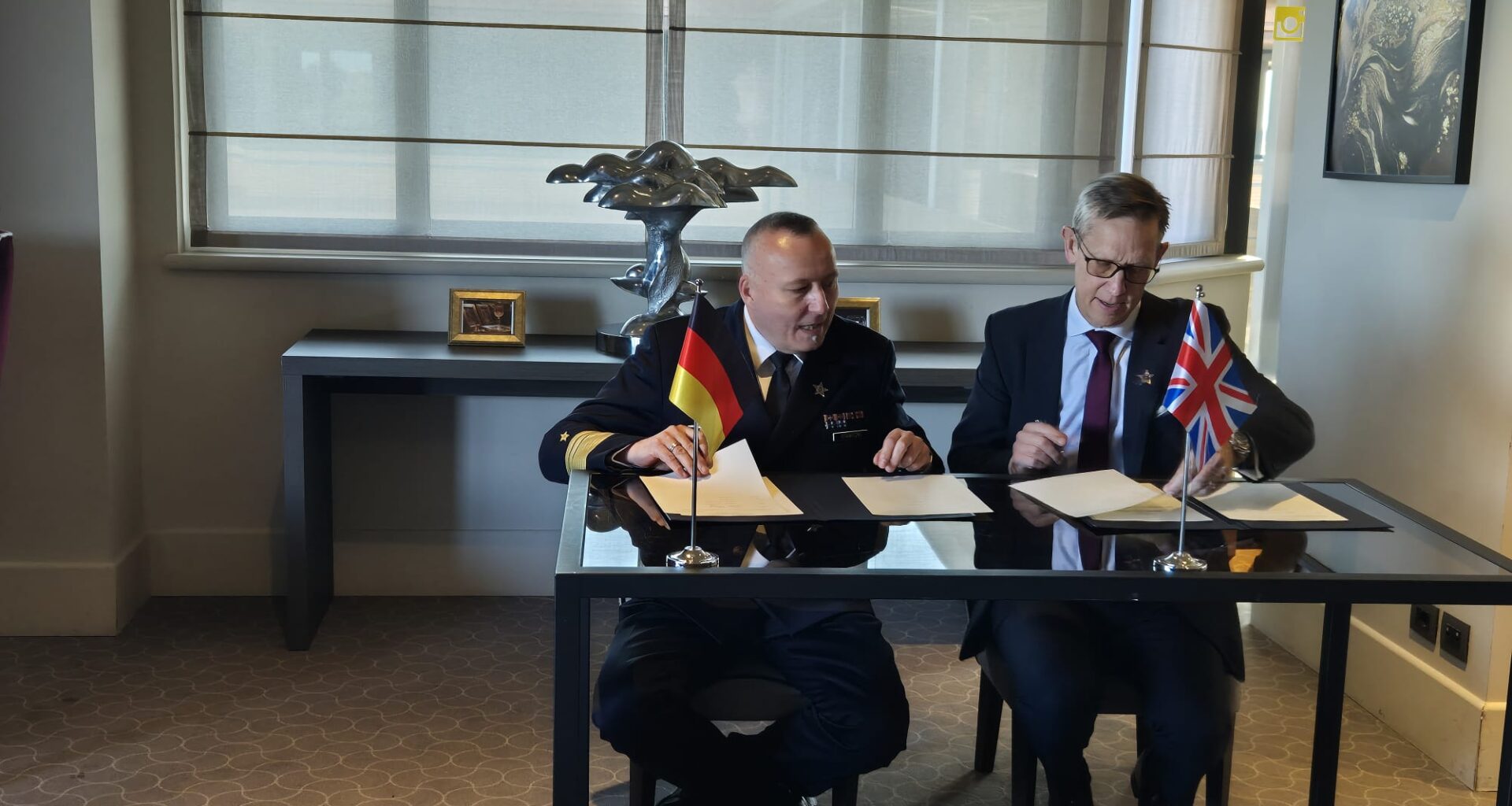 UK strengthens ties with Germany through commitment to military bridging systems