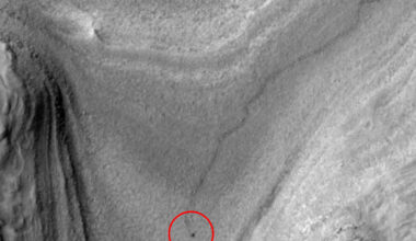 First-of-its-kind Nasa image shows mysterious dark object CRAWLING for 1,000 feet across Mars – can you tell what it is?