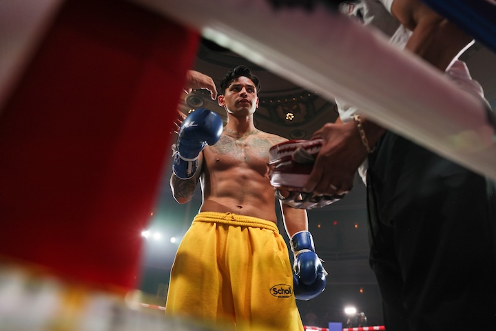 Ryan Garcia (verbally) spars with Devin Haney’s father at Tuesday’s workout
