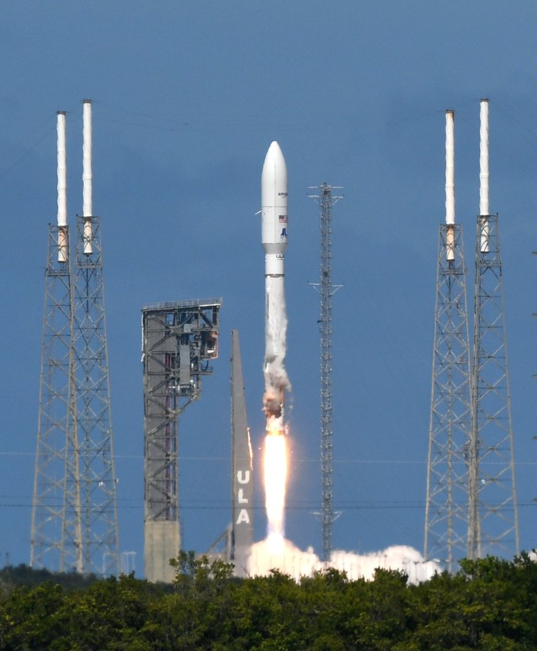 CAPE CANAVERAL, FLORIDA, UNITED STATES - OCTOBER 6: A United Launch Alliance Atlas V rocket carrying the first two demonstration satellites for Amazon's Project Kuiper broadband internet constellation lifts off from pad 41 at Cape Canaveral Space Force Station in Cape Canaveral, Florida, United States on October 6, 2023. (Photo by Paul Hennesy/Anadolu Agency via Getty Images)