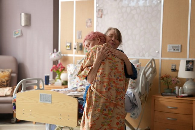 Dying for Sex -- "It's Not That Serious" -- Episode 8 (Airs Friday, April 4 on Hulu ) -- Pictured: (l-r) Michelle Williams as Molly, Sissy Spacek as Gail. CR: Sarah Shatz/FX HANDOUT.