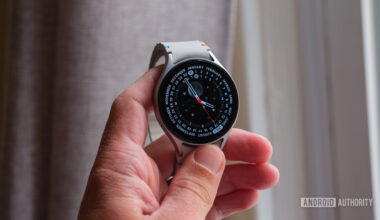 Samsung Galaxy Watch 7 in hand