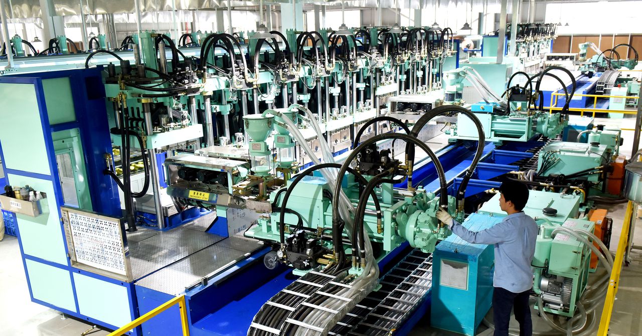 Why It’s Impossible for Most Small Businesses to Manufacture in the US