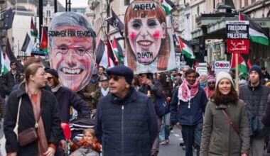 Starmer depicted on Palestine march