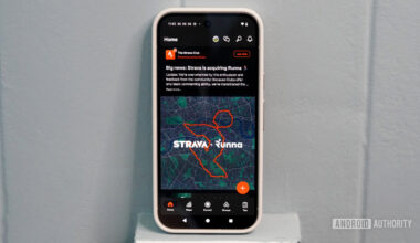 A users Strava app displays a Runna Acquisition screen.