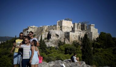 No auto-pilot for tourism | eKathimerini.com