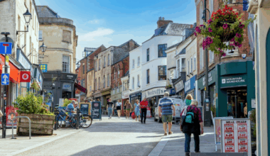 UK high street shoppers
