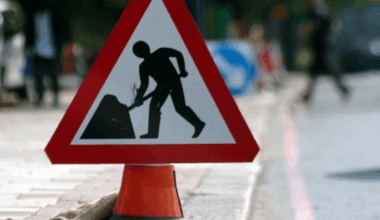 Huge sinkhole appears on busy Glasgow street as drivers warned over major disruption