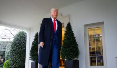 Irish exports to US surge threefold in February ahead of tariff deadline – The Irish Times