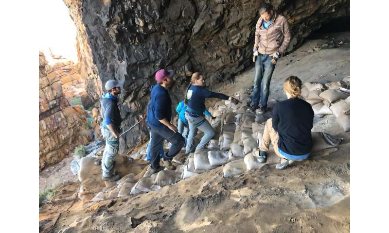 Ancient tools from a South African cave reveal connections between prehistoric people