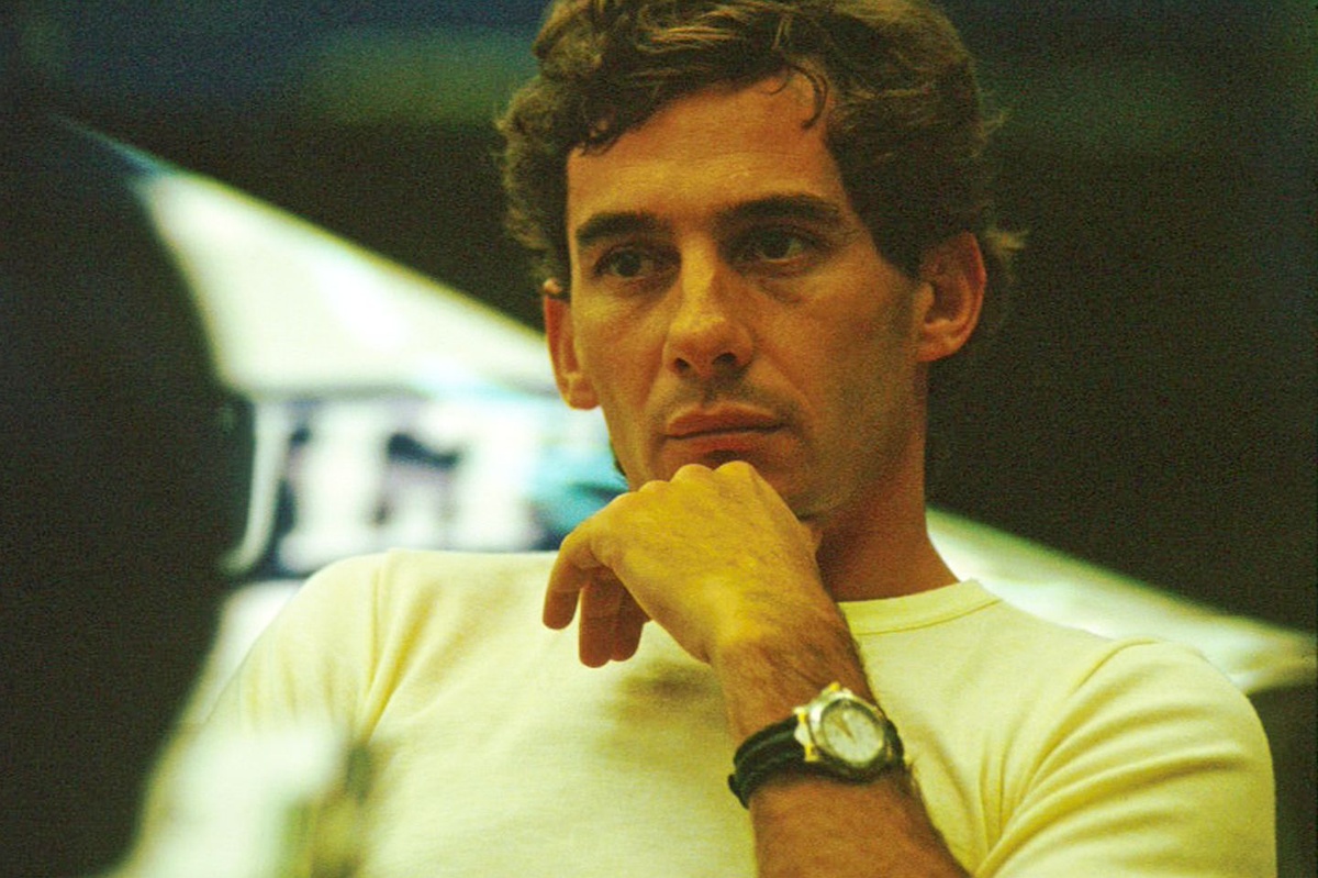 Ayrton Senna honored by Portuguese football team