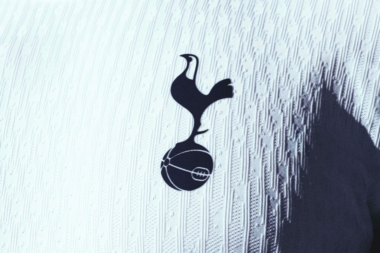 Tottrnham Badge Logo Crest