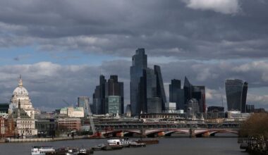 UK employer pay rises hold at 3%, Brightmine says