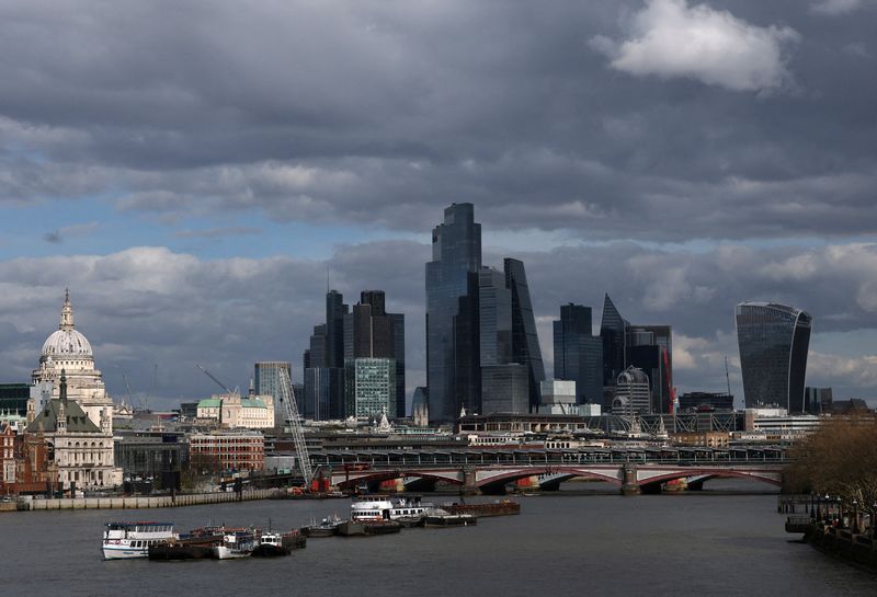 UK employer pay rises hold at 3%, Brightmine says