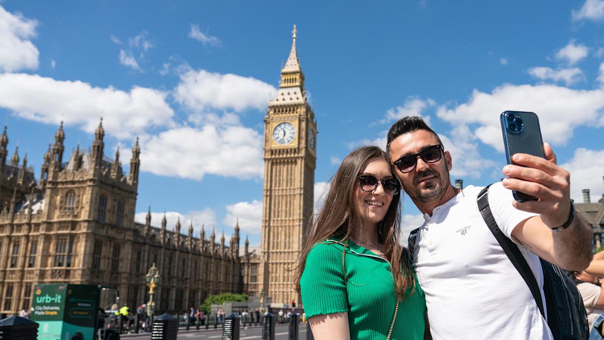 Government accused of ‘sabotaging’ tourism with ‘barriers to travel’