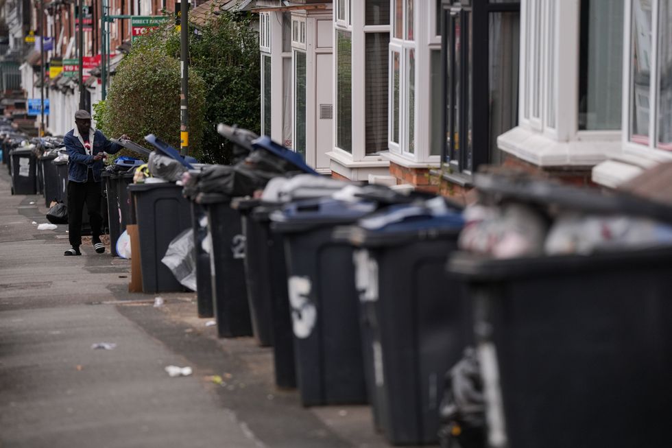 Birmingham bins uncollected