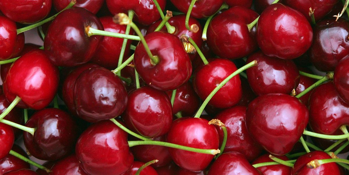 8 Health Benefits Of Cherries, According To Nutritionists